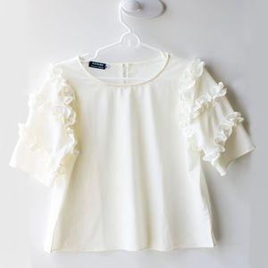 NWOT White Crepe Top Crop